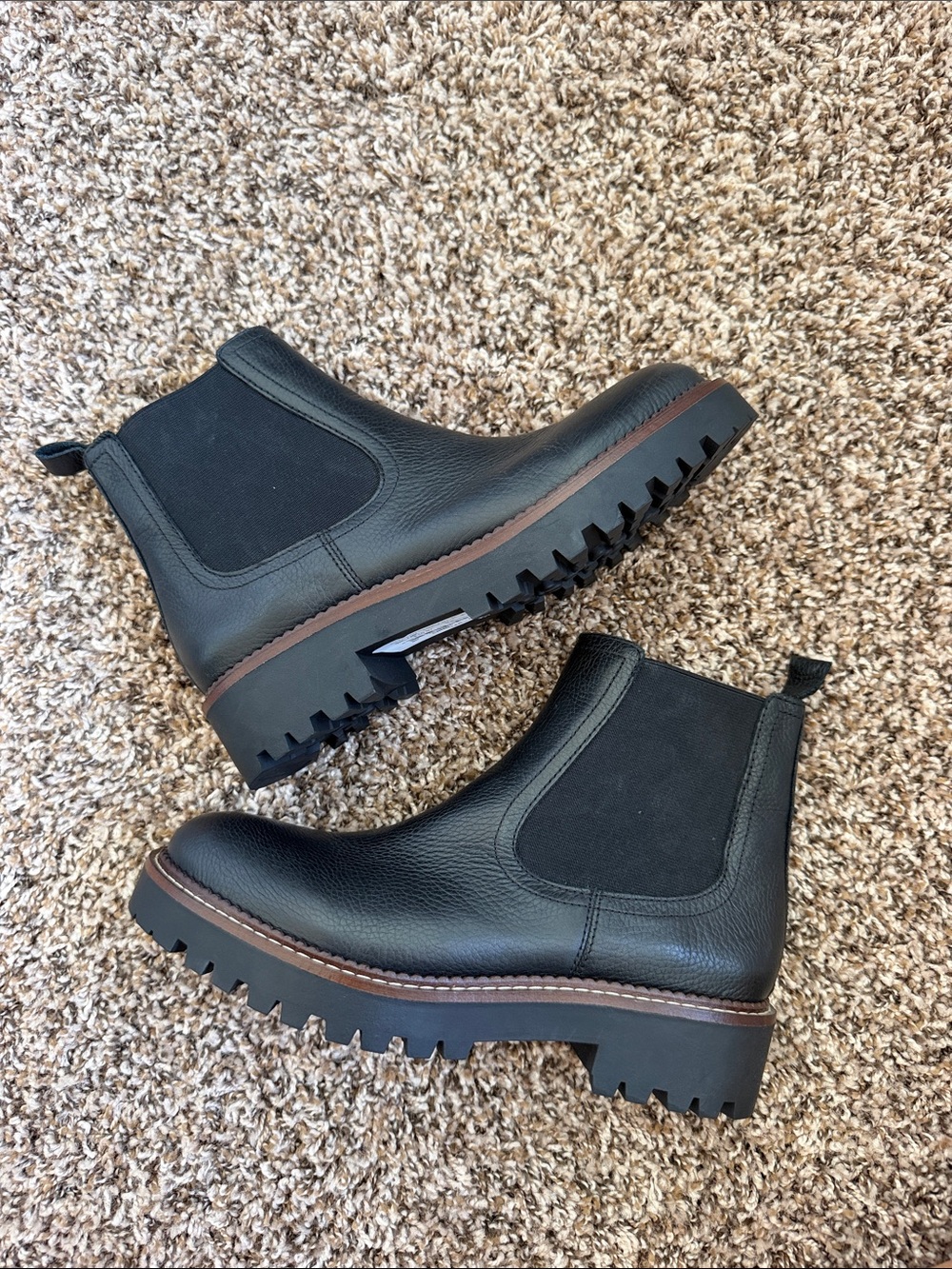 Caslon Black Leather Chukka Lug Sole Boots